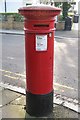 "Anonymous" (Victorian) postbox, Sunningfields Road / Nursery Walk, NW4