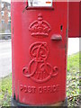 Edward VII postbox, Watford Way (A41) / Selborne Gardens, NW4 - royal cipher