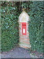 North Wootton: postbox № DT9 30