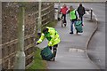 Tiverton : Lea Road - Litter Pickers