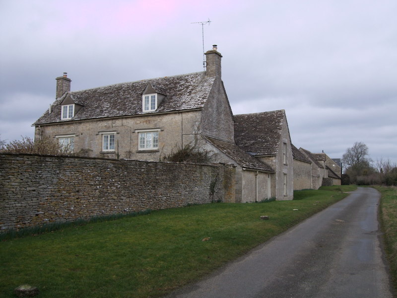 Ampney Sheephouse © Vieve Forward cc-by-sa/2.0 :: Geograph Britain and ...