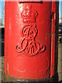 Edward VII postbox, Neasden Lane / Wharton Close, NW10 - royal cipher