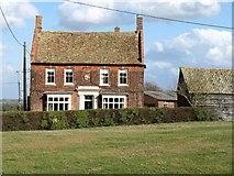 TL2563 : The farmhouse at Home Farm, Graveley by David Purchase