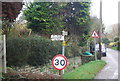 Signpost at the bottom of Pettycrate Lane