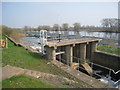 SK7653 : Sluice and Averham Weir by Jonathan Thacker