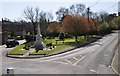 Totland : Church Hill & War Memorial