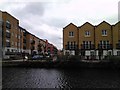 View along White Tower Way from the Regents Canal towpath