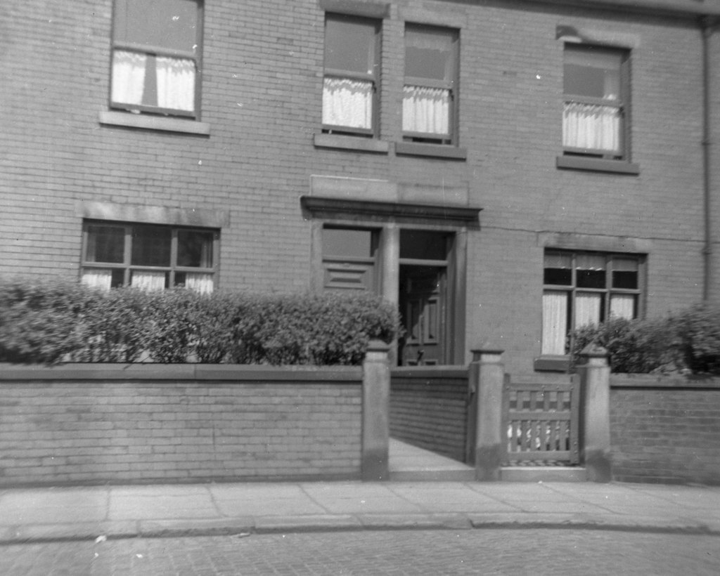 Rochdale, Lancashire Terrace houses on... © Dr Neil Clifton ccbysa/2