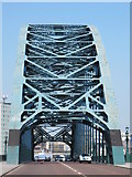 NZ2563 : The Tyne Bridge by Mike Quinn
