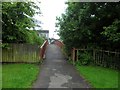 Footbridge across Quarry Road