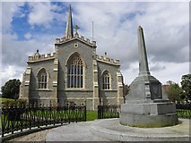 C4316 : Apprentice Boys Memorial and St Columb's Cathedral by Kenneth  Allen