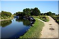 SP9213 : The Grand Union Canal Walk looking south by Steve Daniels
