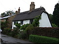 TL2871 : Thatched cottage, Hemingford Abbots by JThomas