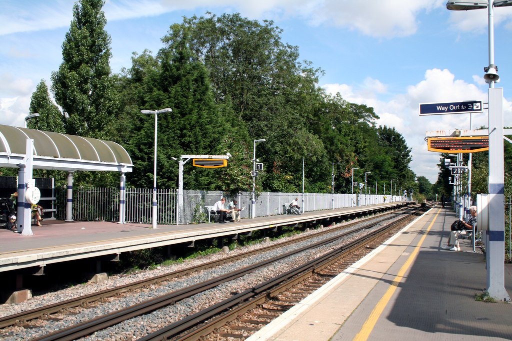 catford-station-dr-neil-clifton-cc-by-sa-2-0-geograph-britain-and