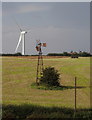 SK5079 : Wind power - old and new by Andrew Hill