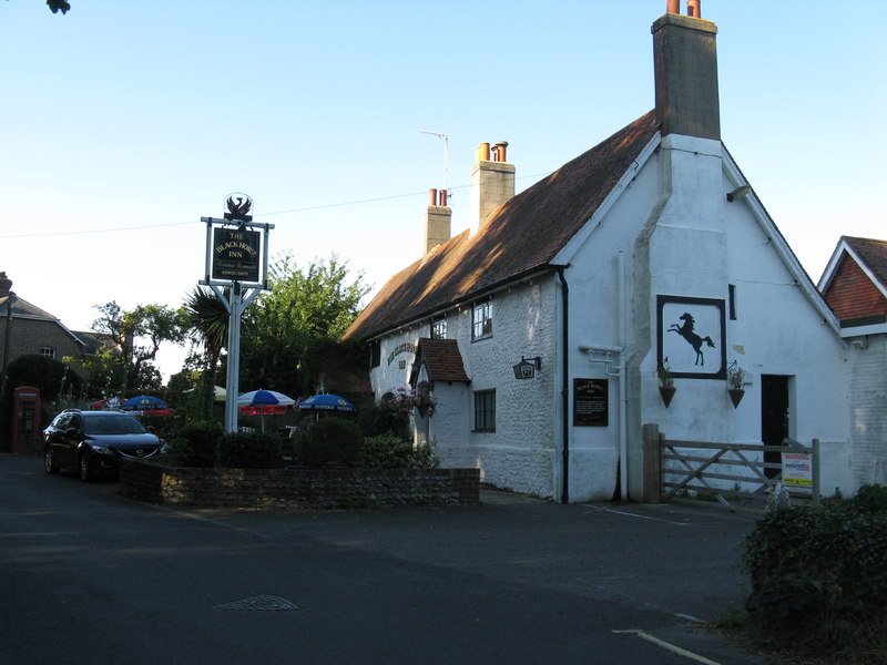 The Black Horse Inn on Climping Street © Dave Spicer cc-by-sa/2.0