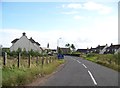 Approaching Glassford from the north west