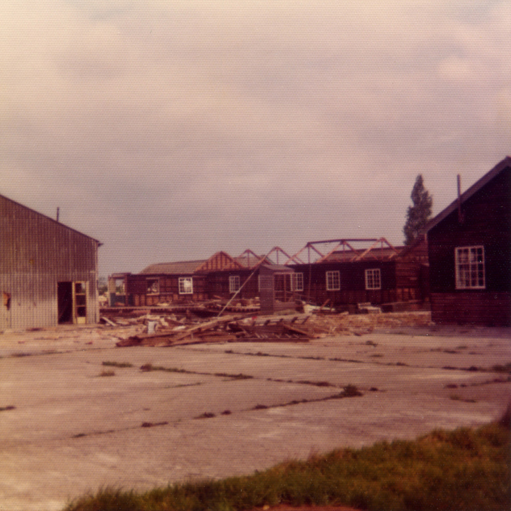 demolition-of-holbrook-primary-school-peter-shimmon-cc-by-sa-2-0-geograph-britain-and