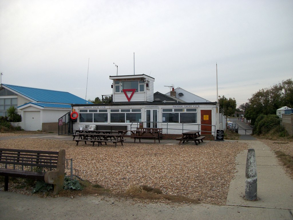 Pagham Yacht Club, West Front Road,... © PAUL FARMER ccbysa/2.0