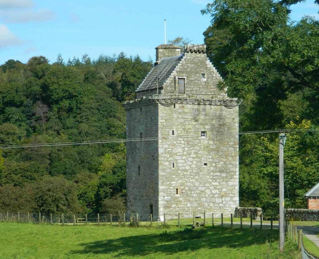 Gilnockie Tower © John Lord cc-by-sa/2.0 :: Geograph Britain and Ireland