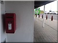 Hengistbury Head: postbox № BH6 158, Broadway