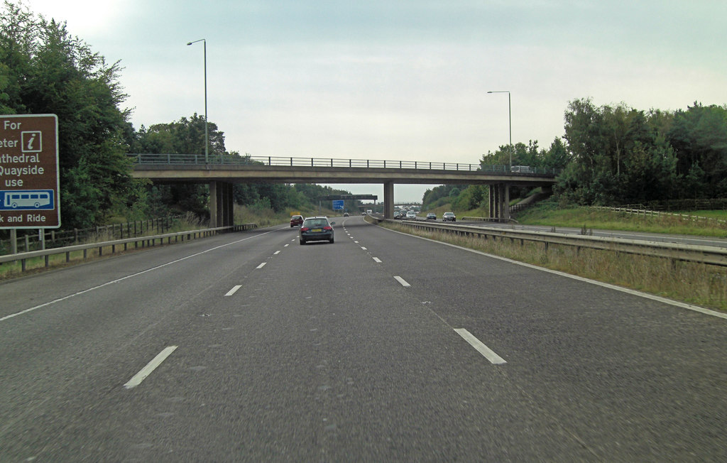 M5 overbridge B3181 crosses © Stuart Logan cc-by-sa/2.0 :: Geograph ...