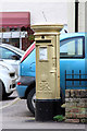 TL5326 : Gold Post Box, Robin Hood Road by Oast House Archive