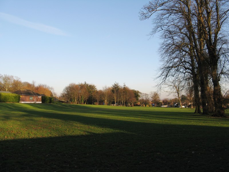 Lancing Manor Park North Lancing © Dave Spicer cc-by-sa/2.0 :: Geograph ...