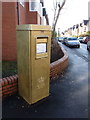 Oxford: postbox № OX4 197, Divinity Road