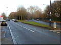 ST1469 : Dual carriageway section of Cardiff Road, Barry by Jaggery