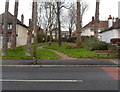 Path past benches among the trees, Sully