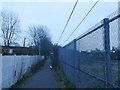 Footpath to River Thames near Barnes Bridge