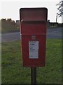 Postbox, Kingsmead, Monks Risborough