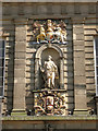 SP2864 : Coats of Arms and figure of Justice, Court House, Warwick by Robin Stott