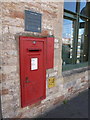 Wells: postbox № BA5 2, St. John Street