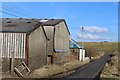 Minor road & sheds at Knoltlairs