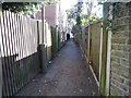 Path to Woodside Avenue from Swan Lane