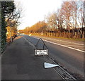 SU1384 : Damaged temporary traffic sign, Penzance Drive, Swindon by Jaggery