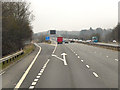 SU3573 : Eastbound M4, Exit Sliproad at Junction 14 by David Dixon