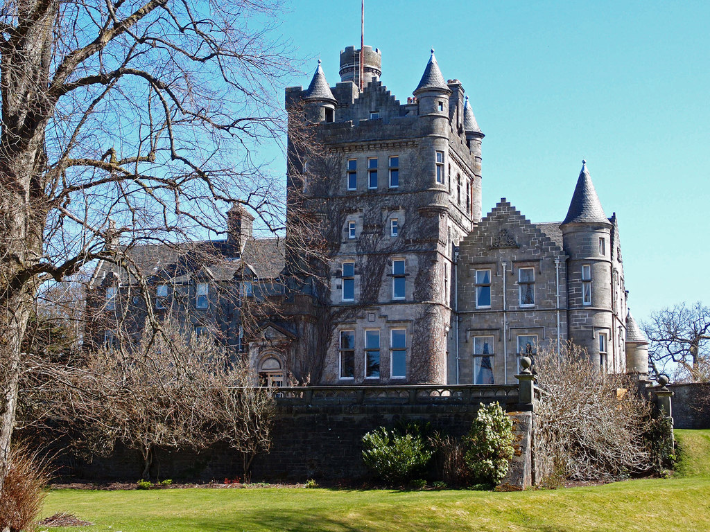 Houston House © wfmillar cc-by-sa/2.0 :: Geograph Britain and Ireland