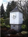 NO6995 : Tee-off Clock by Stanley Howe