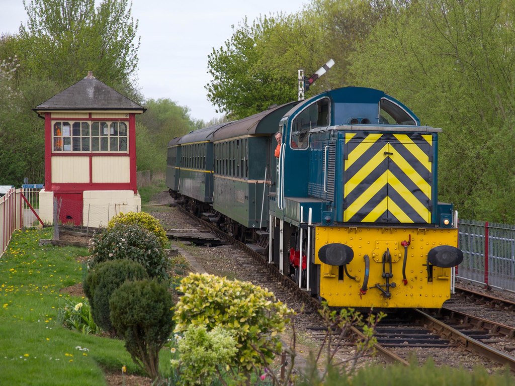 Orton Mere Station © David P Howard cc-by-sa/2.0 :: Geograph Britain ...