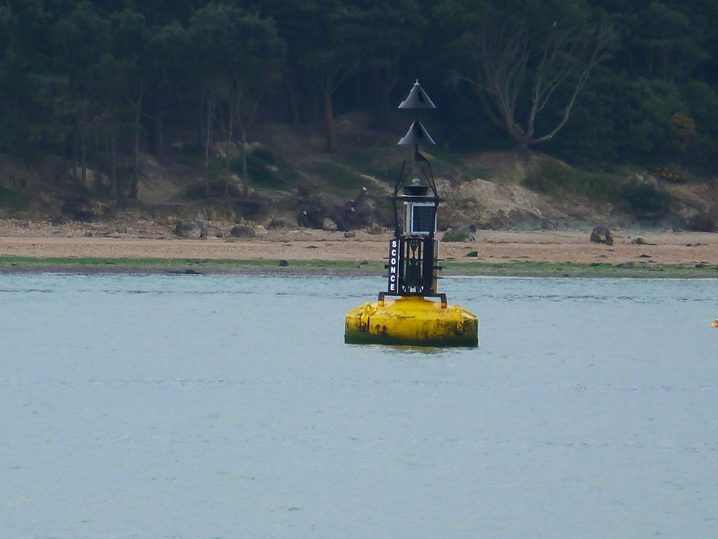 Sconce north cardinal buoy © Ian Paterson cc-by-sa/2.0 :: Geograph ...