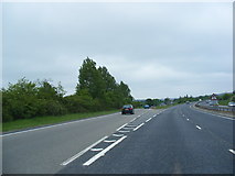 TG2908 : A47 Yarmouth Road, Postwick by Geographer