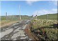 Farm entrance track to Pinmacher