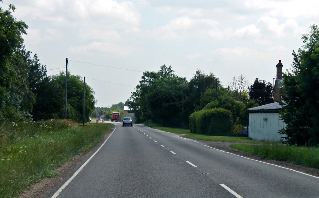 Wisbech Road near Red Barn Farm © J.Hannan-Briggs cc-by-sa/2.0 ...