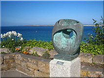 SW5140 : Bronze sculpture by Barbara Hepworth at The Malakoff by Rod Allday