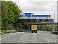 SU9289 : Northbound M40 Approaching Junction 3 by David Dixon
