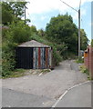 Lane on the NW side of  a sharp bend in Abernant Road, Markham