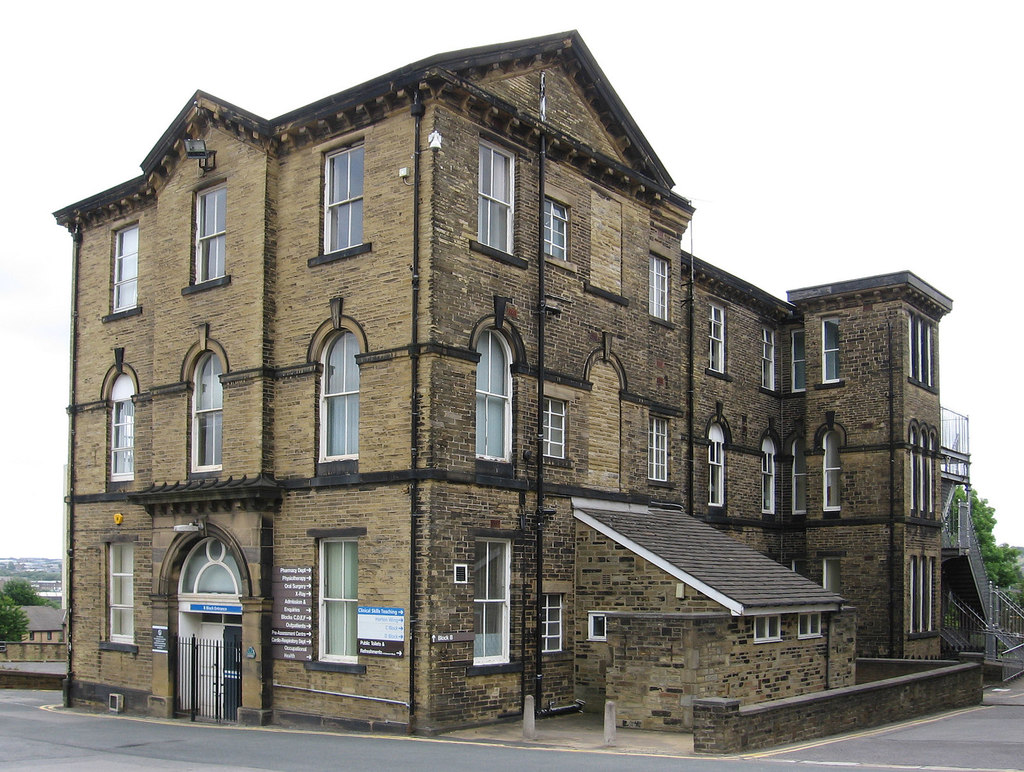 Bradford - St Lukes Hospital - B Block... © Dave Bevis Cc-by-sa/2.0 ...